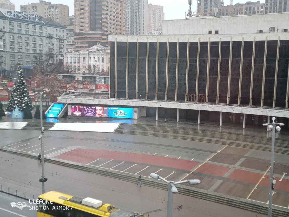 Двухкомнатная Квартира С Видом На Дворец Украина Kiev Ngoại thất bức ảnh